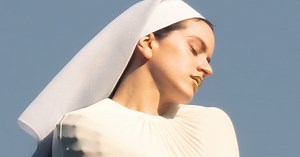 Rosalía deslumbra con ‘Lux’, un álbum que mezcla 13 idiomas y navega entre la dualidad de la luz, el amor y la espiritualidad