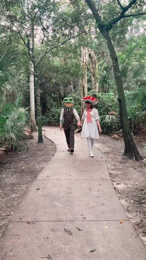 Bobby made his frog mask and you BETTER be nice to him about it! Couples costume idea: frog and toadstool 🐸 🍄 I’m usually the one making Halloween costumes around here, but this year Bobby @thisfellow decided to make one himself. I was so happy to be able to wear my DIY toadstool hat again. This is one of the easiest diy hats you can make, and also so cute. ❤️🥰 | Keiko Lynn