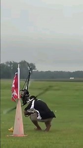 Pilot hit by big RC Helicopter/RC Helicopter Fail #rc #rchelicopter #rcheli #rc #radiocontrol #fail