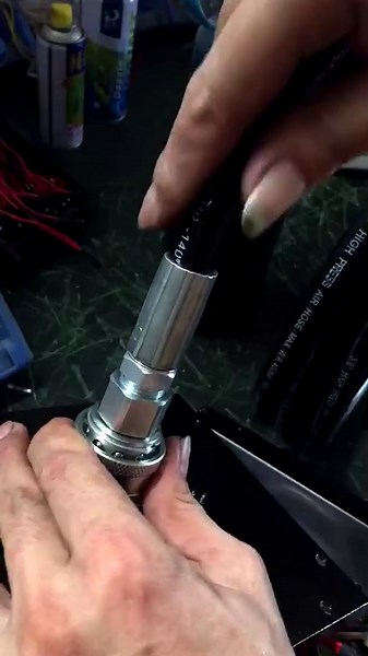 Handheld CO2 Cannon Confetti Machine 7 Colors LED Confetti Blaster Gun Professional Confetti Launcher for Concerts Parties Club Wedding Theater