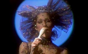 【暗黑雪儿】Cher - Dark Lady 1973