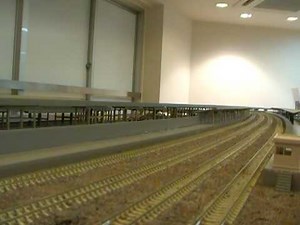 Nゲージ 東北新幹線 200+400系17連 E4+E3-1000のすれ違い in IMON池袋高架線