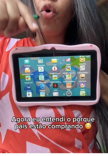 Os pais estão comprando e eu entendi o porquê… 👀 Esse tablet infantil é perfeito para as crianças assistirem vídeos, jogarem e aprenderem. 📚🎮 E o melhor de tudo: por menos de R$300! 😱 🛒 Corre no carrinho laranja antes que acabe! #tabletinfantil