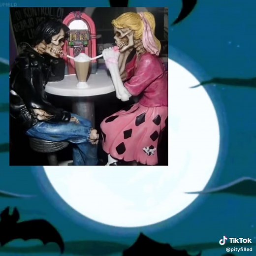 Halloween Profile Picture Ideas from Pinterest