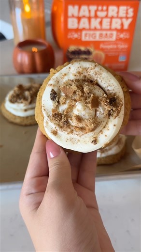 Your new favorite fall treat incoming 🍂🎃 🍪Bake a batch of your favorite seasonal cookies 🎃Top each cookie with crumbled Pumpkin Spice Fig Bar 🥰Turn on your favorite fall movie and cozy up! Stock up on naturesbakery.com or at a Target near you before they’re gone! ✨ | Nature's Bakery