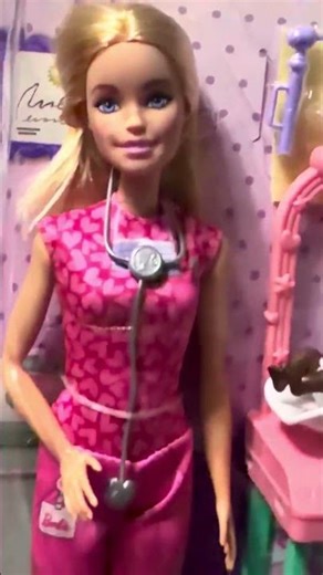 A closer look at this Doctor Barbie. So cute! Barbie Baby Doctor Playset with Blonde Fashion Doll We