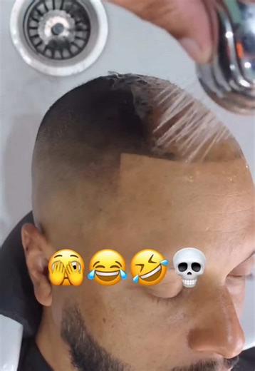 Watch & let results speak themselves 👀 Let’s clear something up real quick. All “hair fibers” are NOT the same. On one side? 🥴 Synthetic. On the other? 😮‍🔥 100% REAL hair fibers. And if you can’t see the difference zoom in. Powder falls like dust. Powder looks flat. Powder sits on your scalp like cocoa mix. Powder gives Halloween shadow energy. 🎭 REAL hair fibers? They look like hair. Because they ARE hair. Not cotton. Not wool. Not keratin fluff. Not fake synthetic fuzz pretending to be so