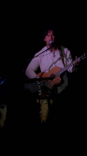 🌺 🌈 beautiful opening set before @johncruzmusic takes the stage, Sold Out Show tonight 🎶✨ | Lost Chord Guitars