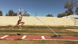 Allison Stokke Fowler on Instagram: "Pole runs to finish off today's session 🏃🏽‍♀️"