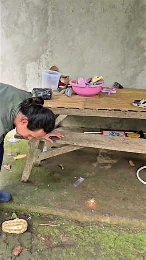 ada kembang api menyala ayah bergegas padamin