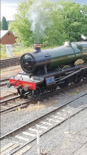 GWR 4930 ‘Hagley Hall’ on the SVR at Kidderminster