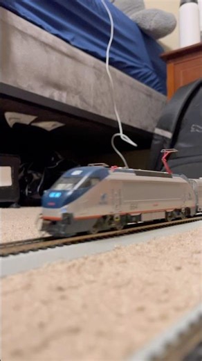 Amtrak HHP-8!!! #hoscale #modelrailroad #train #amtrak #passengertrain #expresstrain #electrictrains
