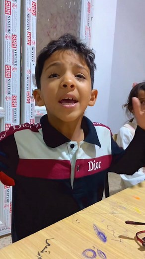 12 reactions | #Séance_de_communication : Canicule + incendies – Les élèves apprennent à parler du climat et des incendies. Espérons que les incendies s’arrêtent bientôt et que tout le monde soit en sécurité ! | Smart Learning Hub-مركز التعلم الذكي | Facebook