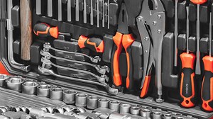 The Best Way To Organize Your Tool Box, According To A Professional - SlashGear