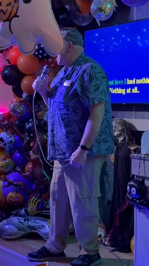 Iain Mckellar at the Carousel Bar, Benidorm 🇪🇸🇪🇸🇪🇸 | Elvis Tribute Artists