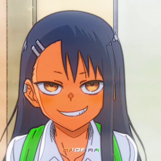 Nagatoro Espiando a Senpai en Club de Arte