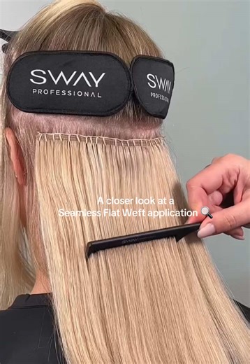 Application Perfection! ✨ Ever wondered how our Seamless Flat Weft is applied? 👀💇‍♀️ Showcasing just how flawless our flat wefts blend, a truly seamless finish 🤍 Wearing 20