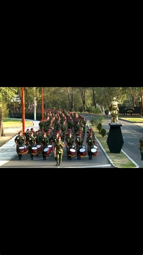 Himno de los Paracaidistas: Tradición y Honor