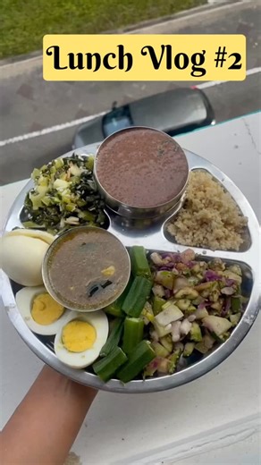 Neeraja Ramachandran on Instagram: "Simple, nourishing brunch vibes Oil-free spinach poriyal made the right way Steamed to keep the crunch and nutrients intact Balanced with good fats, tangy notes, and digestion-friendly sides This one’s a non-garlic, clean version Garlic lovers — tell me if you want that version next 👀 #WholesomeCooking #OilFreeRecipes #TraditionalNutrition"