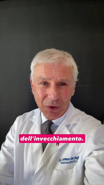 Collagene da bere: miracolo o solo marketing? 🧴✨ Sento spesso dire che basta un drink al collagene per cancellare le rughe e avere una pelle di porcellana. Ma la realtà scientifica è un po' diversa (e molto più interessante!). Il collagene è una proteina complessa. Quando lo ingeriamo, il nostro apparato digerente fa quello che sa fare meglio: lo smonta. 🛠️ Immaginate di comprare un maglione di lana, ma una volta a casa qualcuno lo sfilacciasse completamente trasformandolo in gomitoli. Potrest