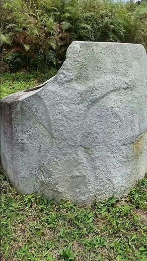 The ALIEN STONE JAR in Behoa Valley | Made with Ancient CONCRETE?