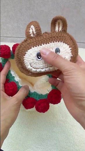 Crochet a rose drawstring bucket bag, turns to a bouquet~ | Tutorial is available in my channel