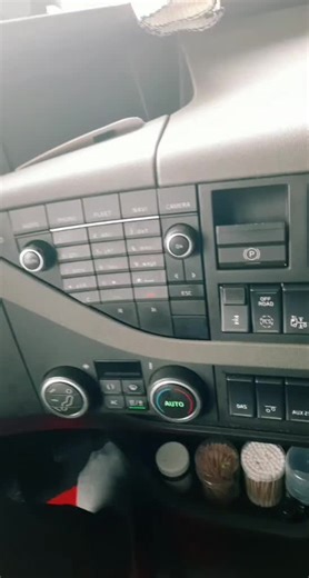 Exploring Car Dashboard Controls and Features