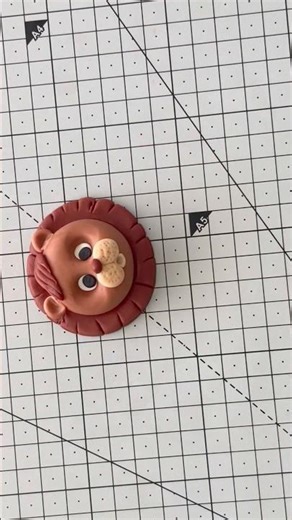 How to make a fondant lion face !!! #shortsyoutube #youtubeshorts