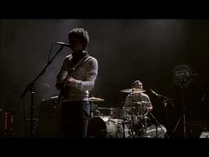 Arctic Monkeys - Brianstorm [Live AT THE APOLLO]