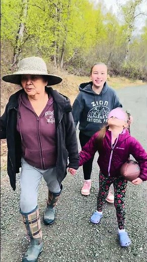 Cute Girls Go Hiking with Family 🥾🌲Nature, Smiles & Adventure!