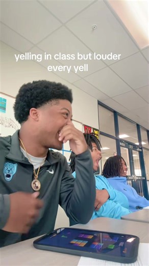 Hilarious Classroom Scream Prank