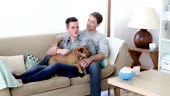 Gay Couple avec leur chien