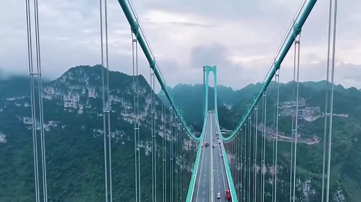 直接横穿整个峡谷，中国再建世界最高大桥，创多项记录