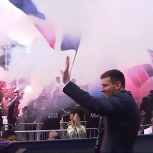 11M views · 786K reactions | Incredible scenes as Messi is presented to the PSG fans for the first time 勞 (via PSG - Paris Saint-Germain) | ESPN FC | Facebook
