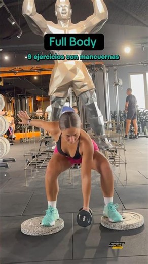 9 ejercicios con mancuernas para trabajar TODO el cuerpo 💪