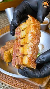 Di ka pa nagdinner? Gusto mo ng Lechon Kawali? Cala Laiya's Lechon Kawali is such a crispy and flavorful pork belly dish that's sure to satisfy your cravings. The perfect combination of crispy skin and tender meat makes it a must-try when staying at this beautiful resort at the heart of Laiya. 📷:@whattoeatph ---------- #whattoeatph #foodieph #instaeats #instafood #lechonkawali #porkbelly #laiya #filipinofood #comfortfood #cravings | What To Eat PH