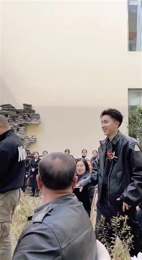 Groom's Heartfelt Tears at Chinese Wedding