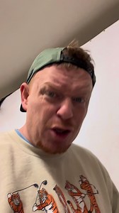 2.9M views · 52K reactions | This literally scared the crap outta me  #reels #tips #tricks #hack #hacks #wow #cool #funny #scared | That 40 Year Guy | Facebook