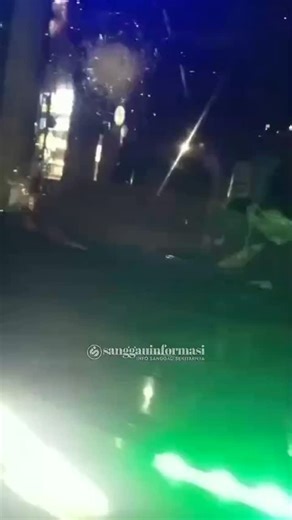 Sanggau Informasi SI on Instagram: "Hati hati terjadi pelemparan batu di kendaraan yang melintas."