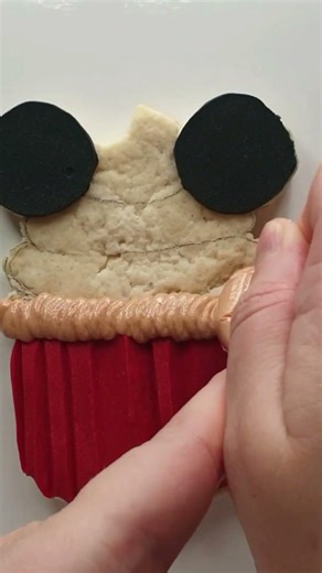 Mickey Mouse cookie details 🍪🐭 #shorst #diy #asmr