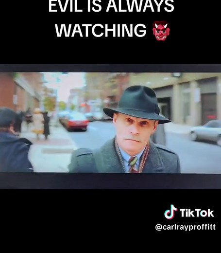 I RECOMMEND EVERYONE WATCH THIS MOVIE ITS INCREDIBLE, A SCENE FROM THE MOVIE FALLEN @Denzel Washington