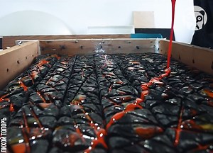 Burning wooden garbage to make an epoxy table Partner: Лихой ТопорЪ/Dashing Ax FB: https://www.facebook.com/toporlihoj/ YT: https://www.youtube.com/channel/UCYzxrBQ4YacNcIhCNeaAvFA | Crafty School