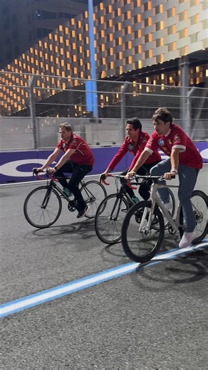 Camera? ✅ Running shoes? ✅ 🏃 | Scuderia Ferrari HP