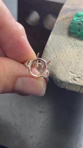 How to Repost Links on Social Media