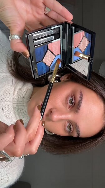 Icy Eyes Winter Makeup Look Tutorial