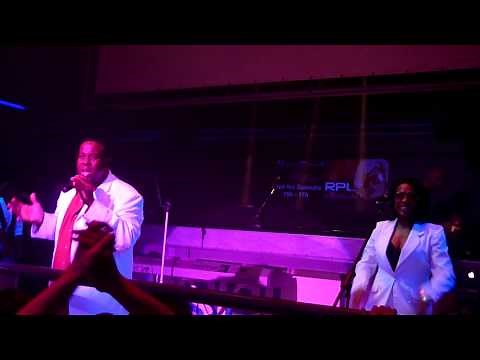 Kashif LIVE @ Dashake 2010- I Just Gotta Have You (Lover Turn Me On)1983