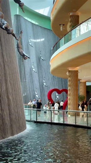 Where Time Stands Still — Dubai Mall’s Human Waterfall