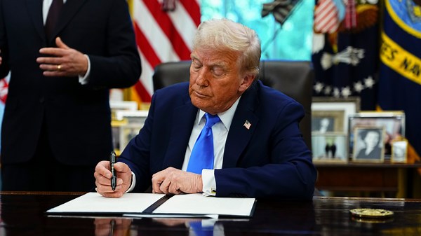 White House suspends visa lottery that allowed Brown University shooter into US