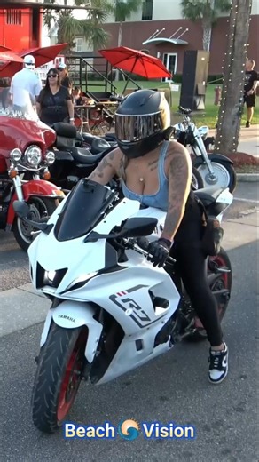 Biker Girls of Leesburg Bikefest #bikeweek #leesburg #bikefest #motorcycle #femalebikers #bikergirl