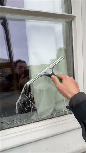 Cozy place to clean some windows #windowcleaning #oddlysatisfying #satisfying #trendingshorts